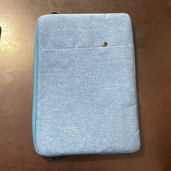 MacBook Air 13” shell and blue soft case - Picture 4 of 5